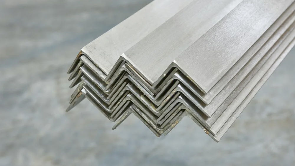 Gaziantep  While many different products are produced in the construction industry and industrial sectors, this type of bracket, which can be used for forming support at the junction points and corner points, usually has an L-shaped production model and shows the type of use with different weights and dimensions.